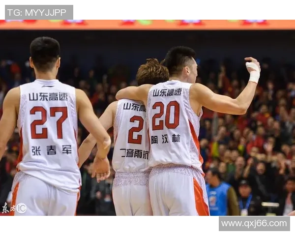 中超精彩对决里昂与AC米兰战成平局绝杀瞬间引发全场狂欢