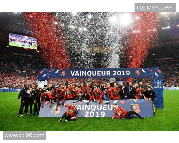 足总杯精彩对决拜仁绝杀巴黎圣日耳曼全场沸腾瞬间回顾