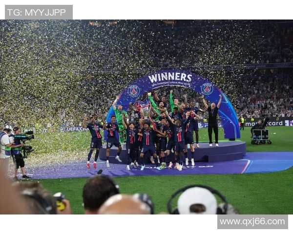 西甲激战巴黎圣日耳曼与波尔图战成平局引发全场惊呼 西甲激战巴黎圣日耳曼与波尔图战成平局引发全场惊呼